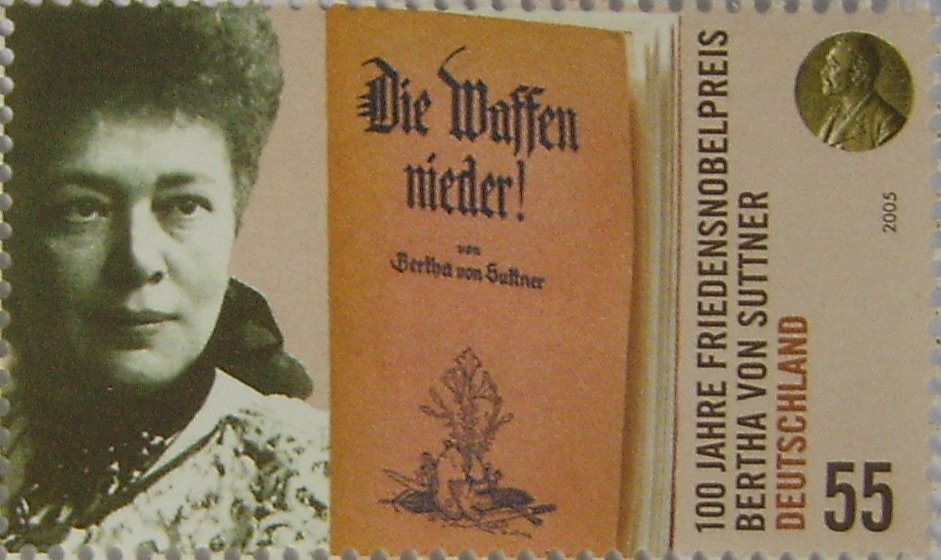 Июнь — Берта Зутнер — первый лауреат  нобелевской премии мира